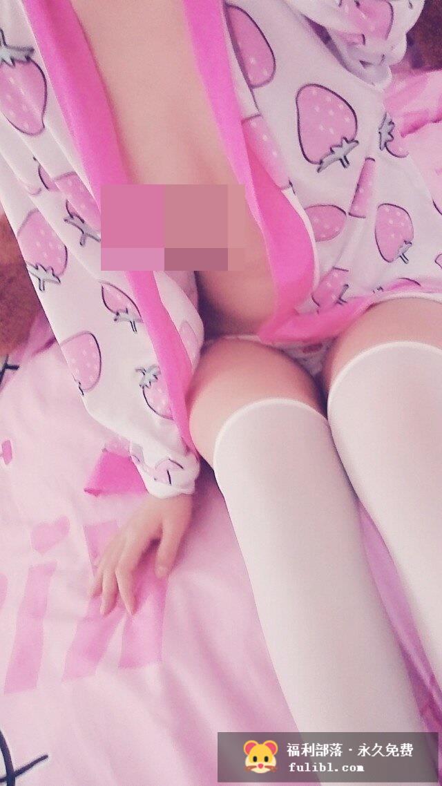 微博红人萝莉软妹酱咩大尺度套图+视频