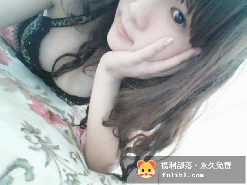 必看！！高铁候车室露出 价值一千多元的微博极品女神安萌萌最全VIP会员3套图+17部视频