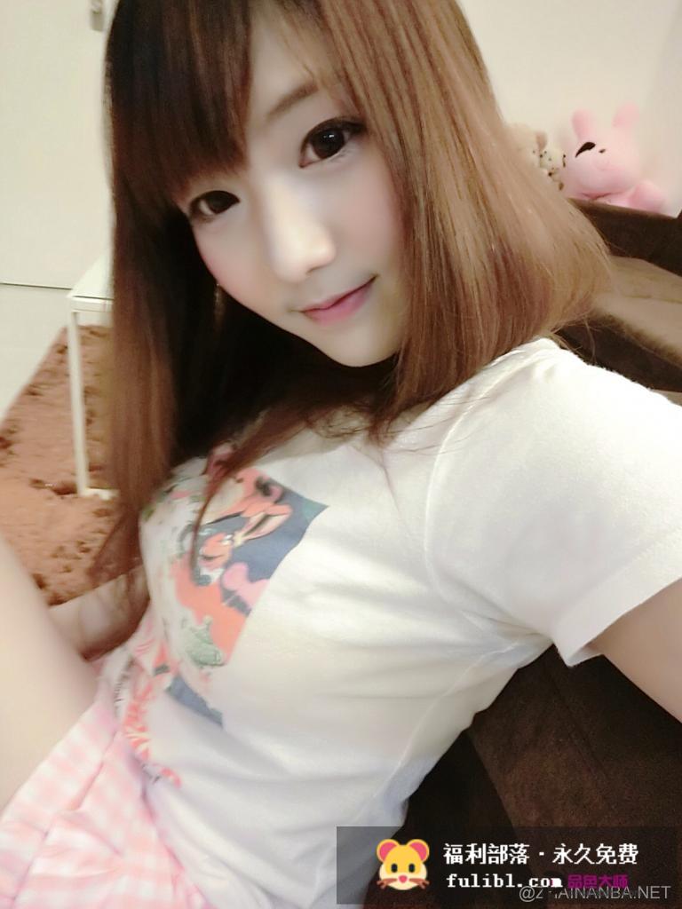 来自泰国的清纯网红 Arisara Karbdecho 漂亮吧~