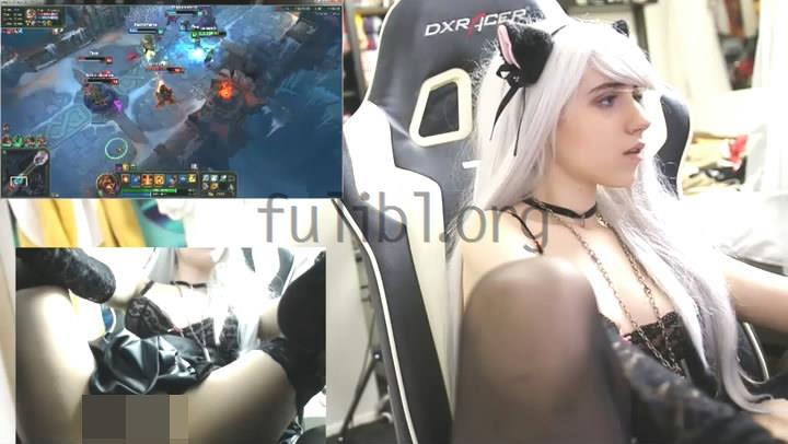 喜欢COS的漂亮英国小女主播lana_rain边玩大乱斗边自卫第二弹[1V/833M]