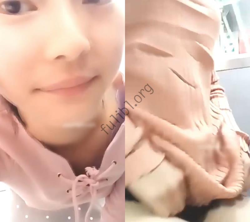 非常胆大的妹子商场烟酒专柜边卖东西边玩露脸尺度秀[1V/268M]