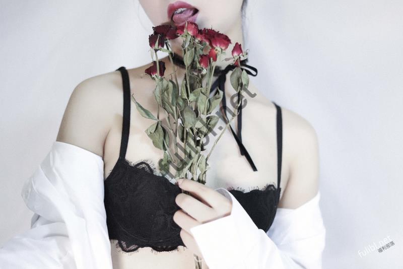 福利姬@洛美 - OL与花[43P+3V/447M]