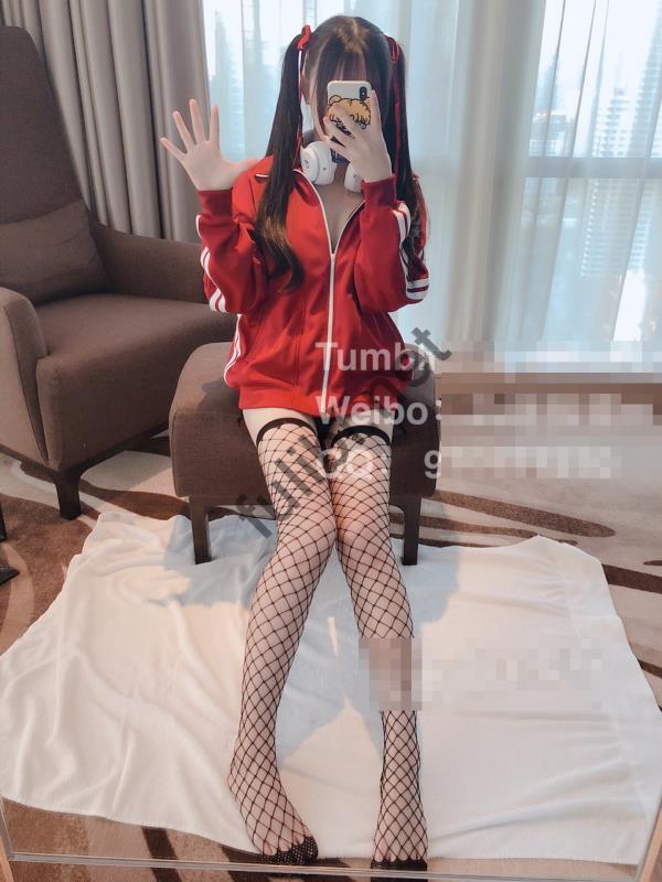 九尾狐狸M最新会员视图之红色运动服比基尼[67P+1V/234M]