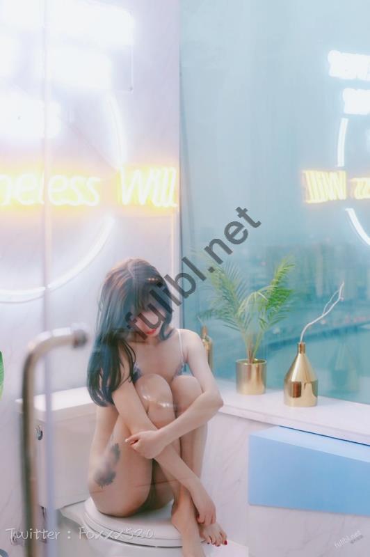 推特露出系网红@Fox九尾 尺度私拍合集[82P+2V/165M]