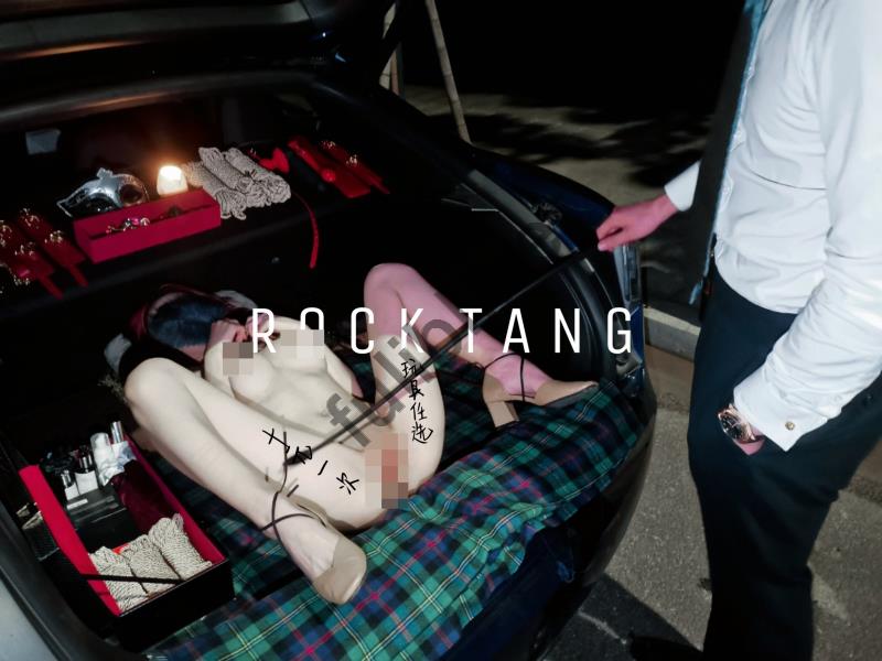 [推荐]露出系抖M网红@rock_tangg 尺度私拍合集[70P+6V/66M]